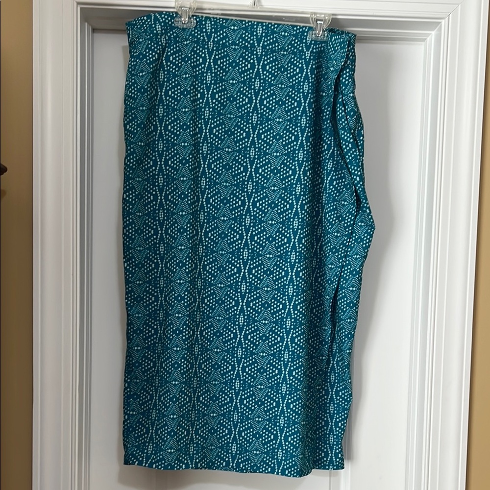 RIPTIDE Teal Patterned Swim WRAP SKIRT. XXL. Excellent preowned condition.